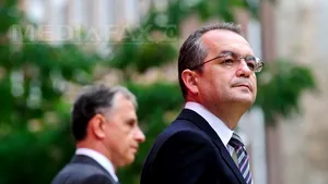 Boc: Guvernul continuă angajarea răspunderii pe educaţie. Geoană, înlocuit din Senat dacă boicotează