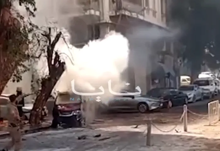 Breaking News UPDATE: Explozii auzite la Damasc în timpul vizitei lui Macron. Președintele francez a fost evacuat – VIDEO
