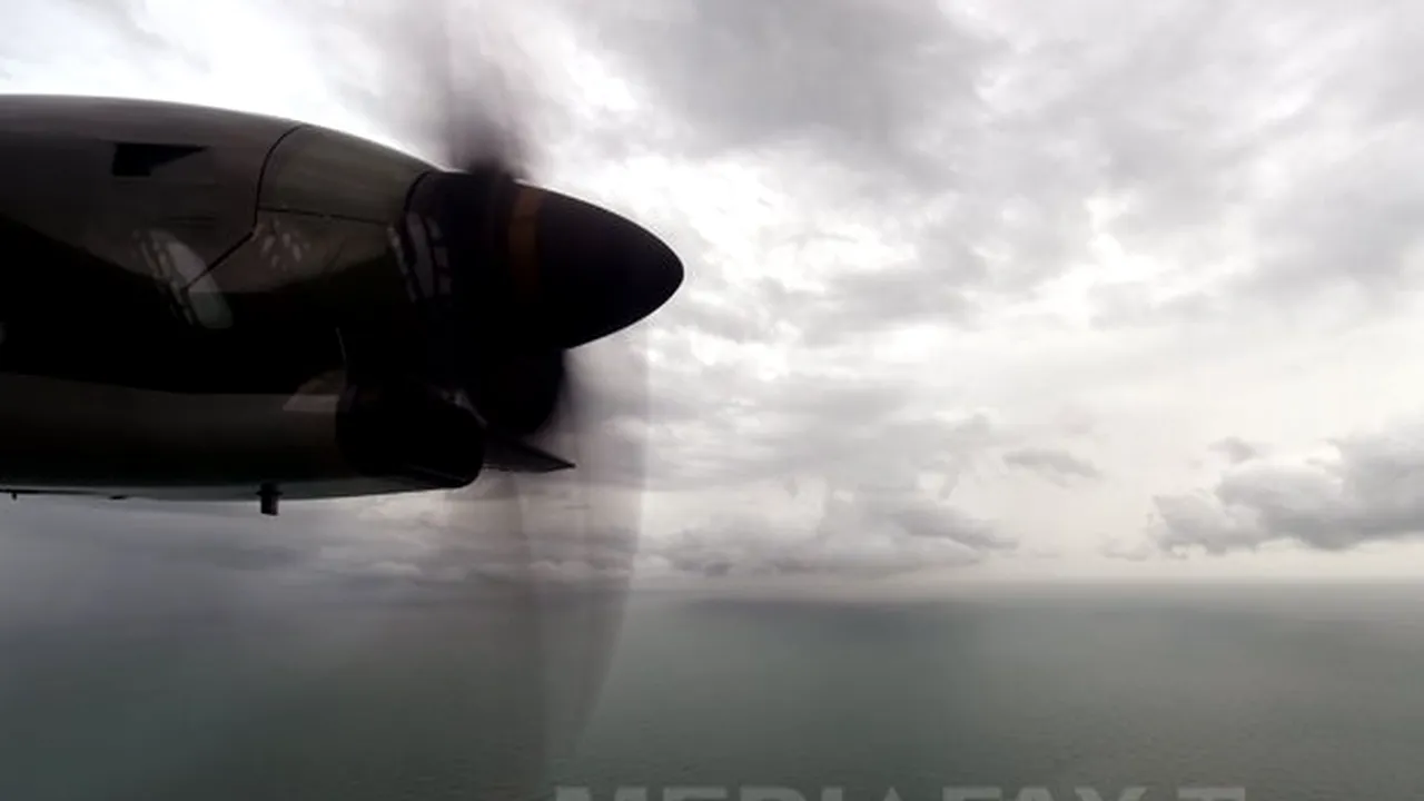 Vremea rea împiedică operaţiunile de căutare în zona prăbuşirii avionului AirAsia