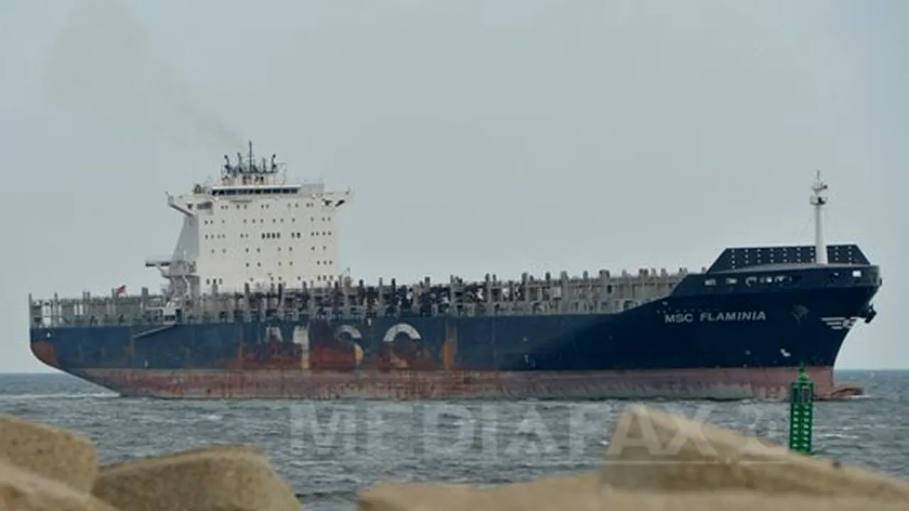 Marinari de pe Flaminia refuză să plece din Portul Constanţa din cauza stării precare a navei