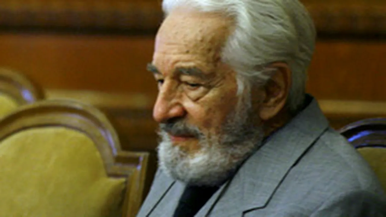 Regizorul Sergiu Nicolaescu este sub tratament şi se simte bine