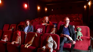 În timp ce tu încă aştepţi să mergi la film, Rusia deschide cinematografele 