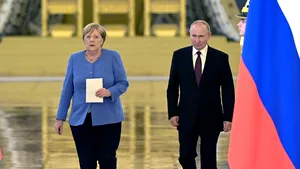 Angela Merkel: UE ar putea aplica noi sancţiuni contra Rusiei în contextul crizelor din Ucraina şi Belarus