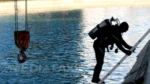 Un tir a căzut în râul Dâmboviţa, în apropiere de Şoseaua de Centură a Capitalei