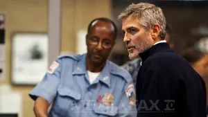 George Clooney, arestat timp de câteva ore pentru că a protestat în faţa ambasadei Sudanului din Washington - GALERIE FOTO, VIDEO