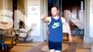 Înregistrare video cu RECONSTITUIREA crimei comise de Pistorius, difuzată în Australia. Imagini şocante cu sportivul paralimpic mergând fără proteze - VIDEO