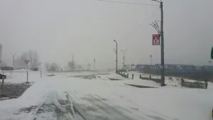 14 localităţi din judeţul Constanţa, fără energie electrică/ Iaşi: 13 drumuri blocate, 2 localităţi fără electricitate, o tânără de 18 ani a născut la Ambulanţă / Olt: Ambulanţă aflată in misiune, blocată în zăpadă 