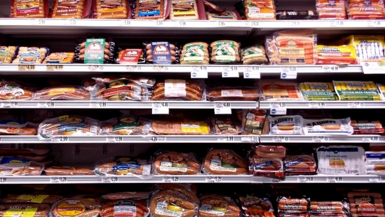 Pe modelul Legii antifumat, un senator USR vrea limitarea acizilor graşi din alimentele procesate