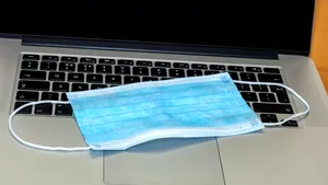 Ce sfaturi le dau analiştii companiilor pentru a trece prin „coronacriza” economică. Zeci de mii de firme riscă să intre în blocaj financiar