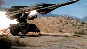 Israelul spune că a bombardat o unitate de producție a rachetelor de precizie în Liban