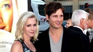 Jennie Garth şi Peter Facinelli au divorţat