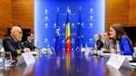 Oana Ţoiu şi şeful Comitetului Militar NATO, discuții la Bucureşti despre securitatea Mării Negre şi ameninţările cu drone
