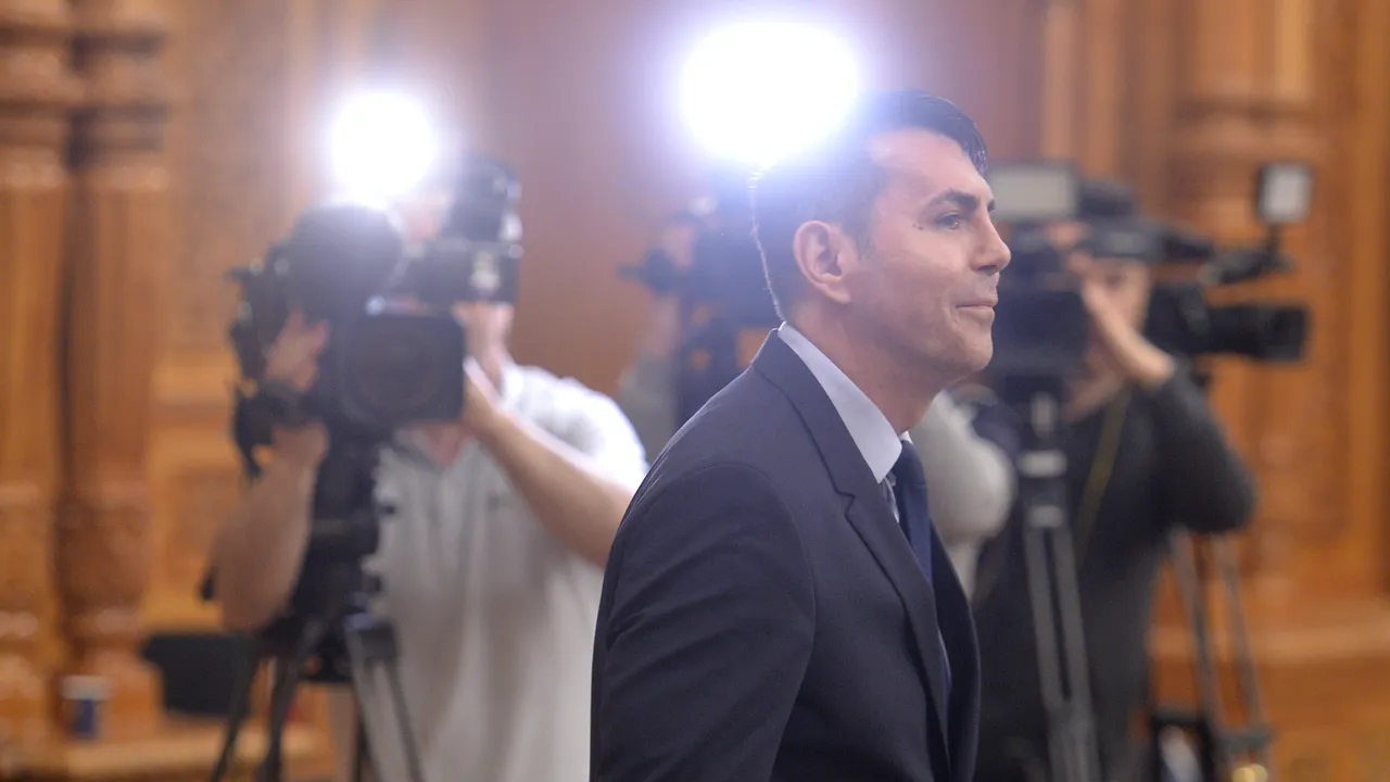 Două posturi vacante la CCR. Toţi candidaţii propuşi de partide, validaţi de comisiile din Senat şi Cameră. Gheorghe Stan, avansat de PSD, la audiere: Tot ce emite Comisia de la Veneţia nu e obligatoriu UPDATE