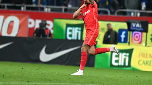 FCSB a scos-o pe CFR Cluj din lupta pentru titlu şi continuă cursa cu Farul