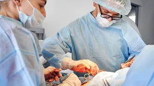 Premieră mondială: un om a primit trei organe de porc