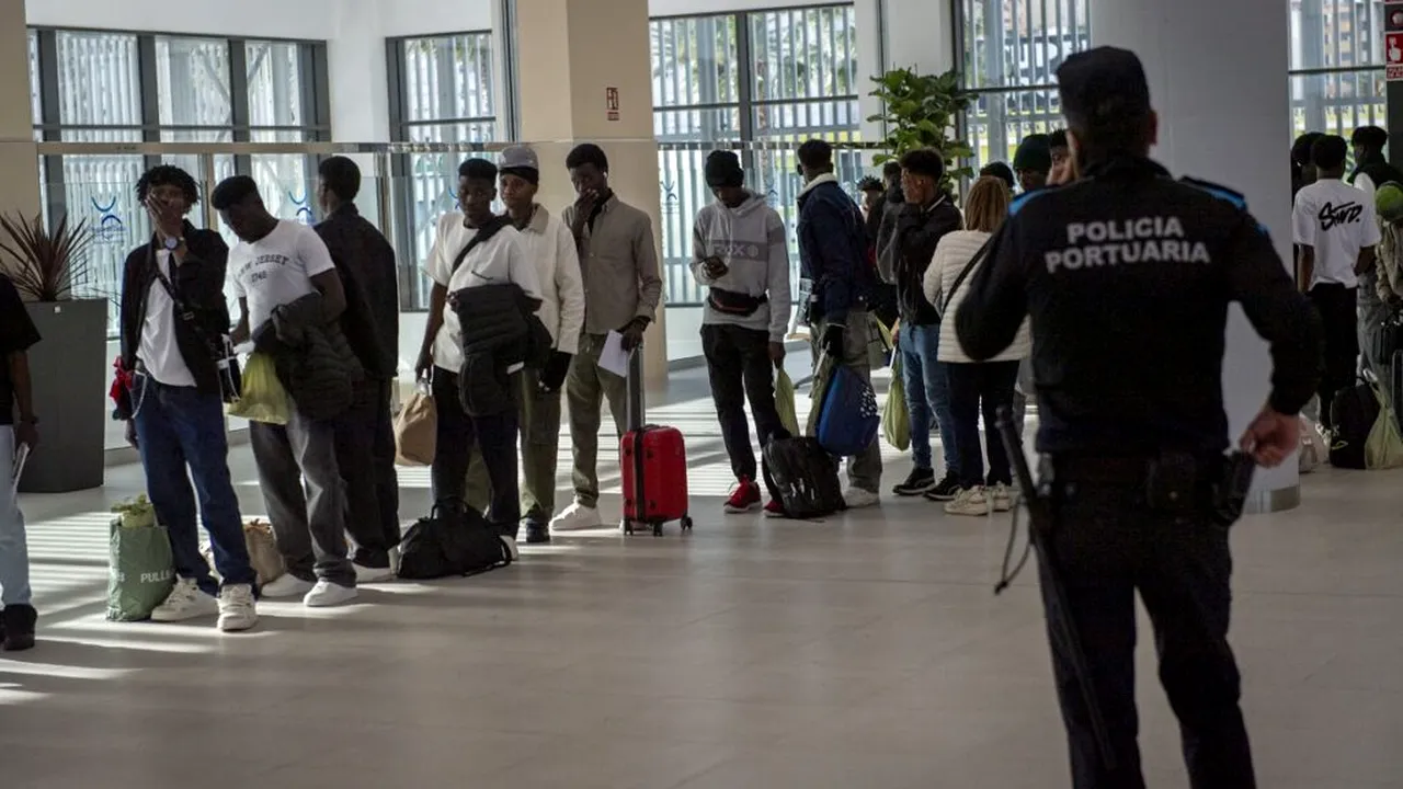 Orașul din Spania coplești de migranți: 1500 au venit înot într-o singură săptămână