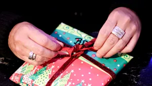 6 idei de cadouri de Crăciun sub 150 lei, utile, în trend, pentru copii, bărbați și femei