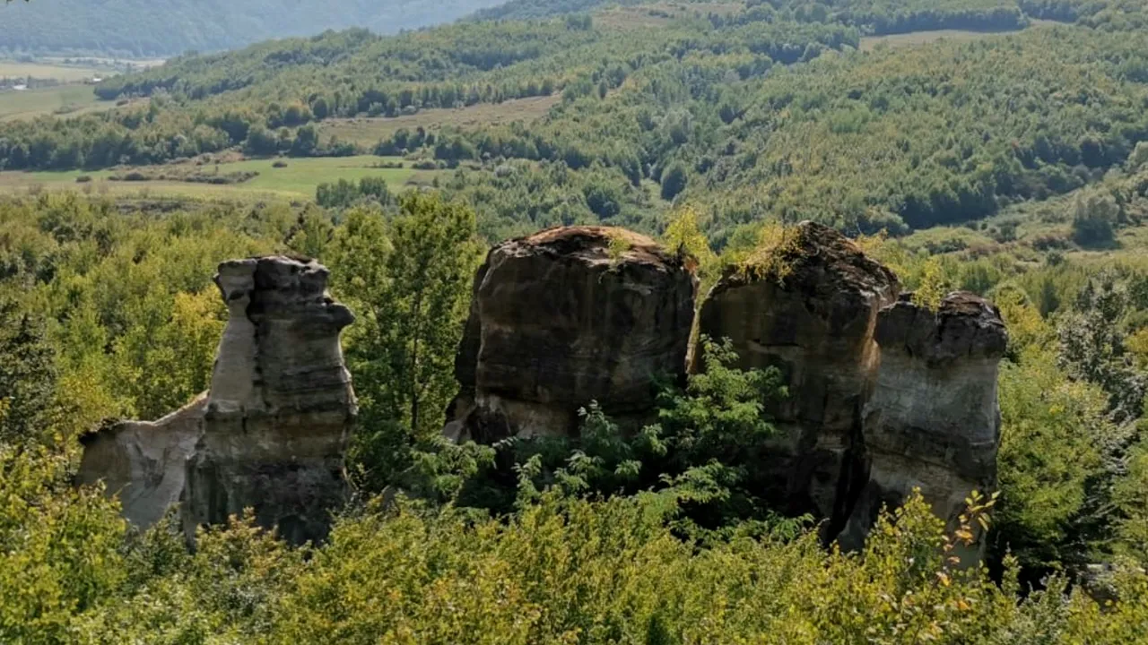 Excursie în Capadoccia de România. Grădina Zmeilor se află la 67 de kilometri de Cluj şi este un loc unic în Europa