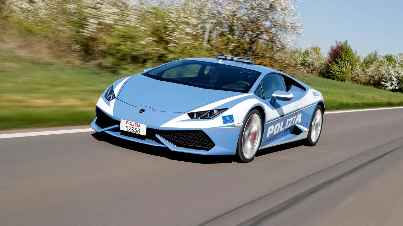 Livrare specială, direct în sala de operaţie: Poliţia italiană foloseşte un Lamborghini Huracane pentru transportul de organe