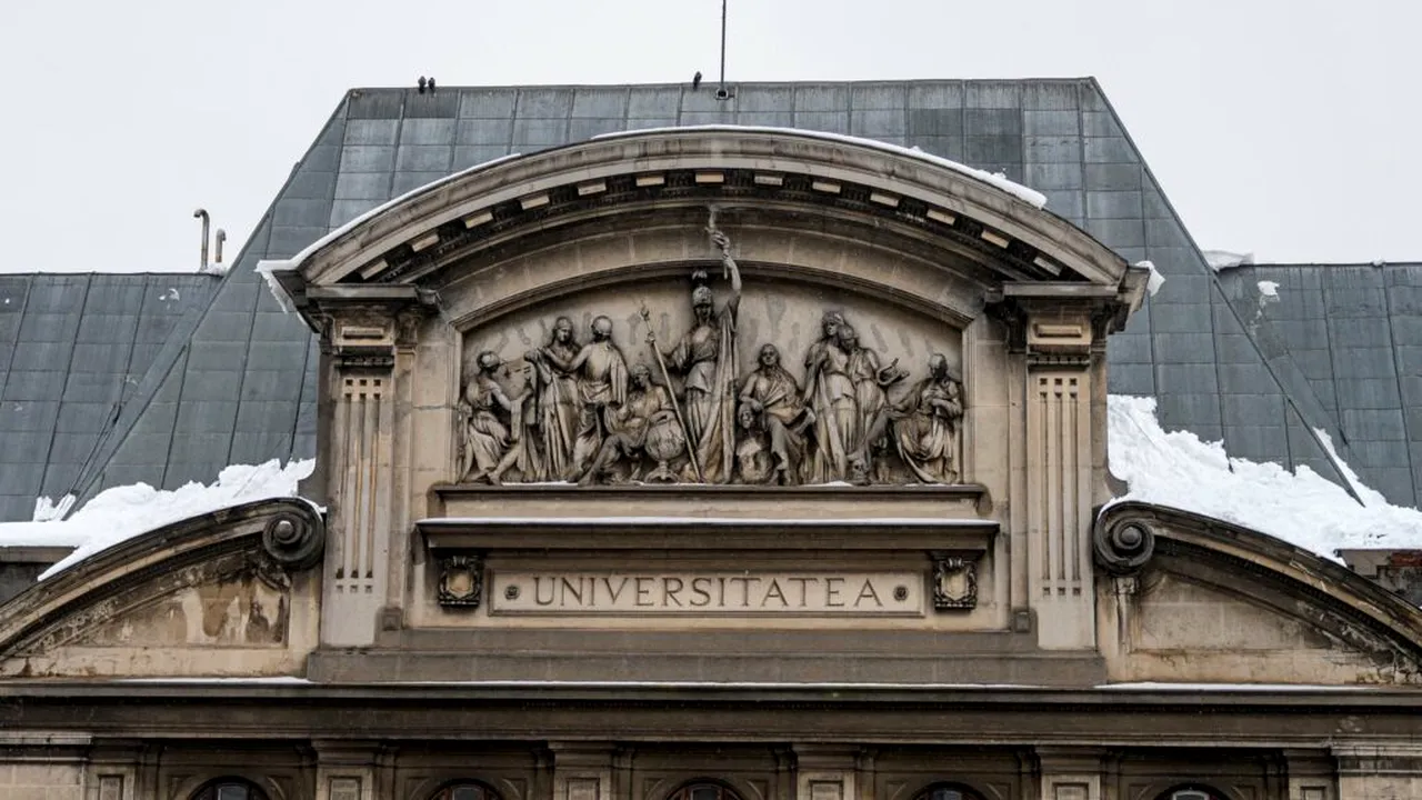 „Universitatea nu este o firmă” / Cadre didactice din Universitatea din București protestează împotriva deciziei rectoratului de a elimina programe educaționale vitale / Profesorii sunt în grevă japoneză de azi