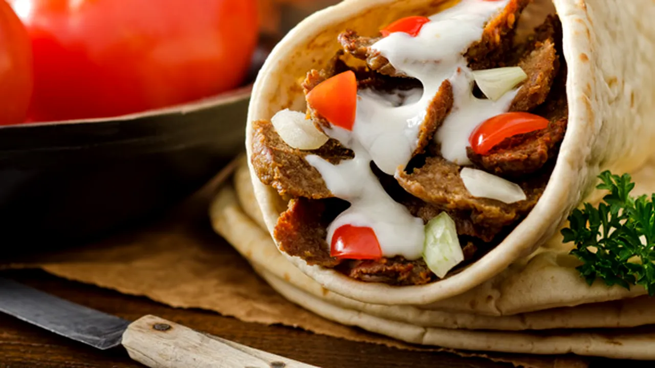Un bucureştean a comandat anul trecut 349 de kebab-uri