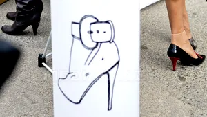 Teatru, cros pe tocuri şi şedinţe foto, la Festivalul 