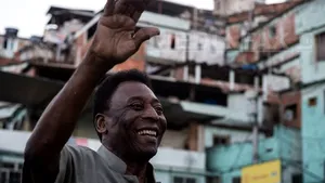 Pele a fost externat, după ce a fost operat la coloană
