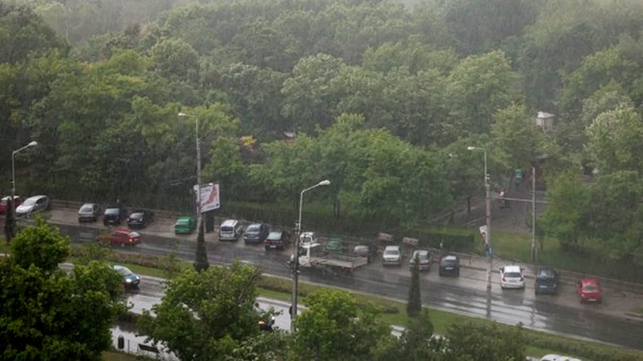 PROGNOZA METEO: Ploi abundente în estul şi sud-estul ţării. Cum va fi vremea marţi şi miercuri