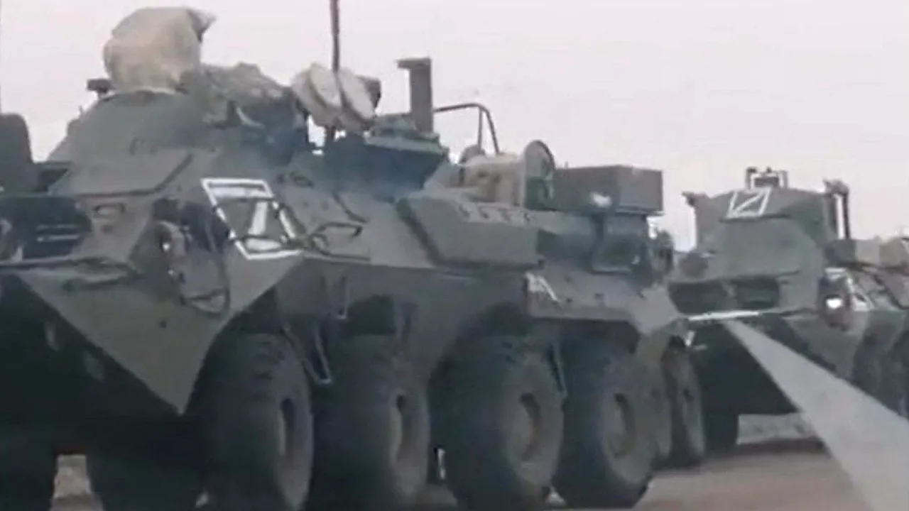 Statele Unite observă că armata rusă începe retragerea forţelor din zona Kievului 