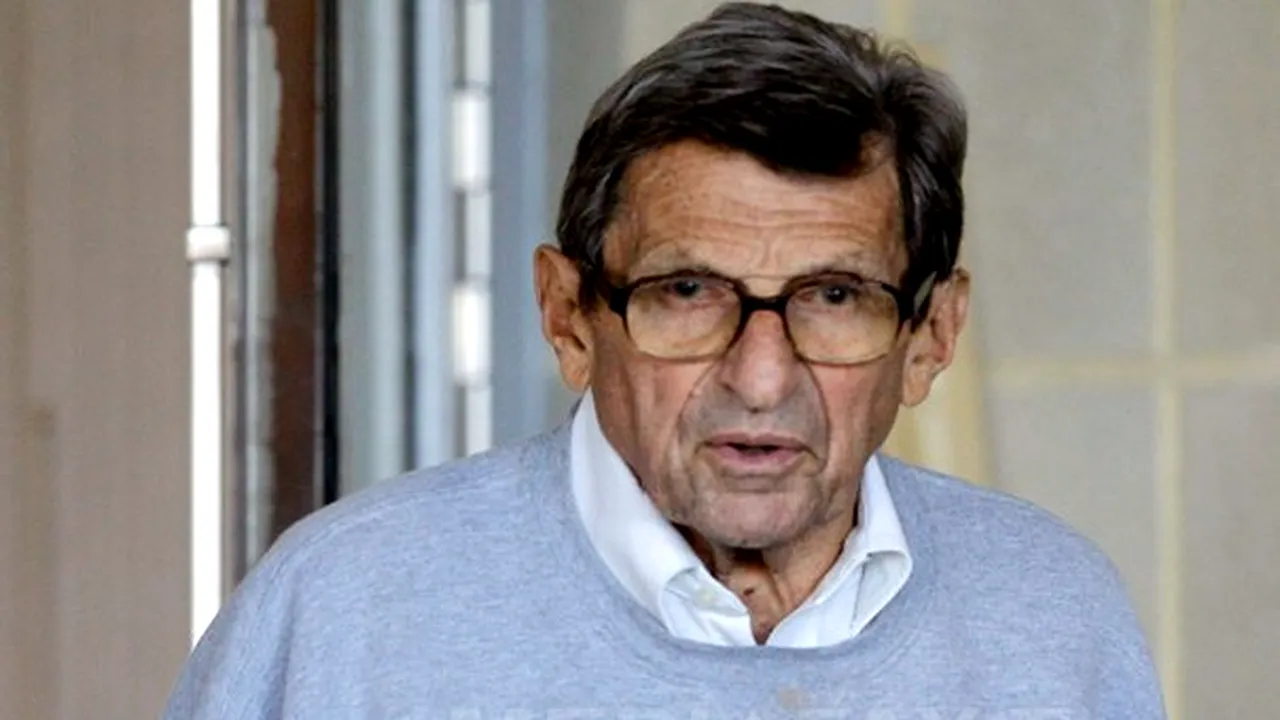 Antrenorul american Joe Paterno a murit la 85 de ani. 