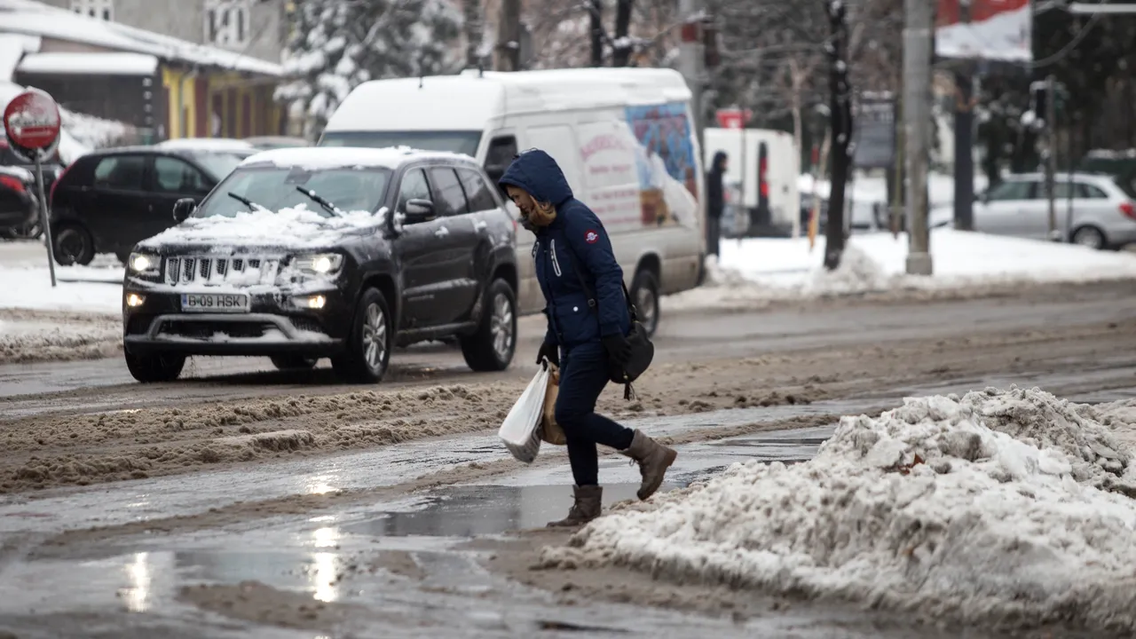Alertă ANM: Cod galben de viscol şi ceaţă, rafale de 100 km/h
