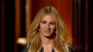 CANNES 2016. Rebela Julia Roberts, desculţă pe covorul roşu după un scandal legat de tocuri
