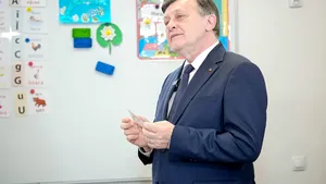 Crin Antonescu critică desemnarea lui Luca Niculescu: Este irelevant din punct de vedere politic