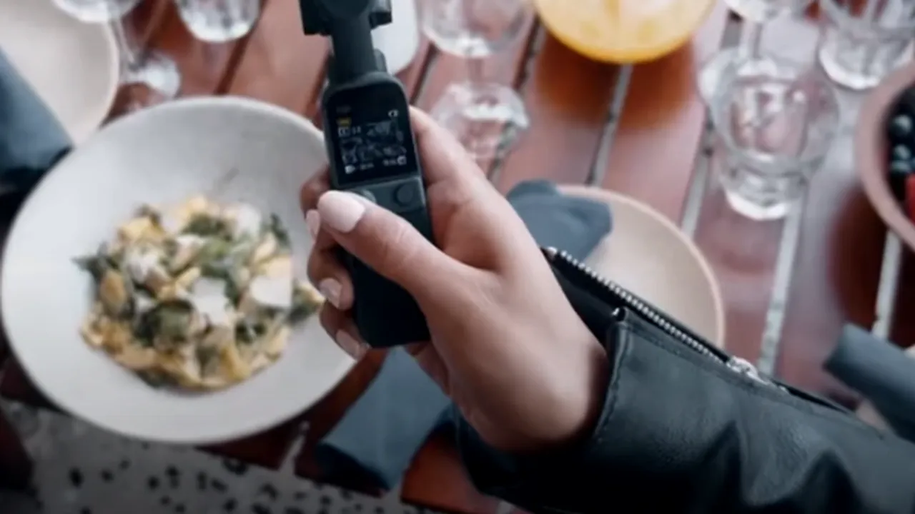 DJI a lansat camera video portabilă Pocket 2. Ce poate face o astfel de cameră