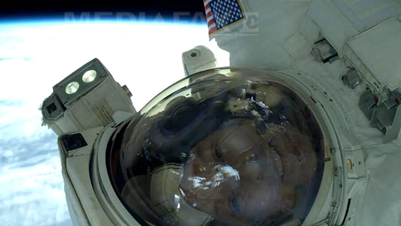 Un astronaut de pe Staţia Spaţială Internaţională a publicat primul 