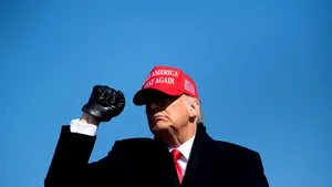 VIDEO. Trump a comentat meciul de revenire în box al lui Evander Holyfield. Cu cine ar vrea să urce în ring fostul preşedinte
