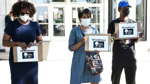 O adolescentă de 15 ani se află în închisoare pentru că nu şi-a făcut temele