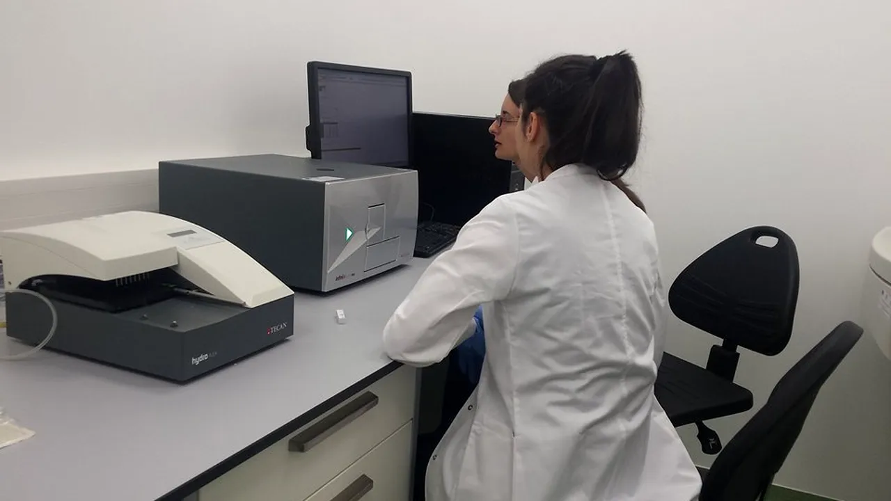 FOTO | Premieră: Cercetare la nivel de ADN în cel mai puternic centru de diagnostic personalizat în cancer din România 