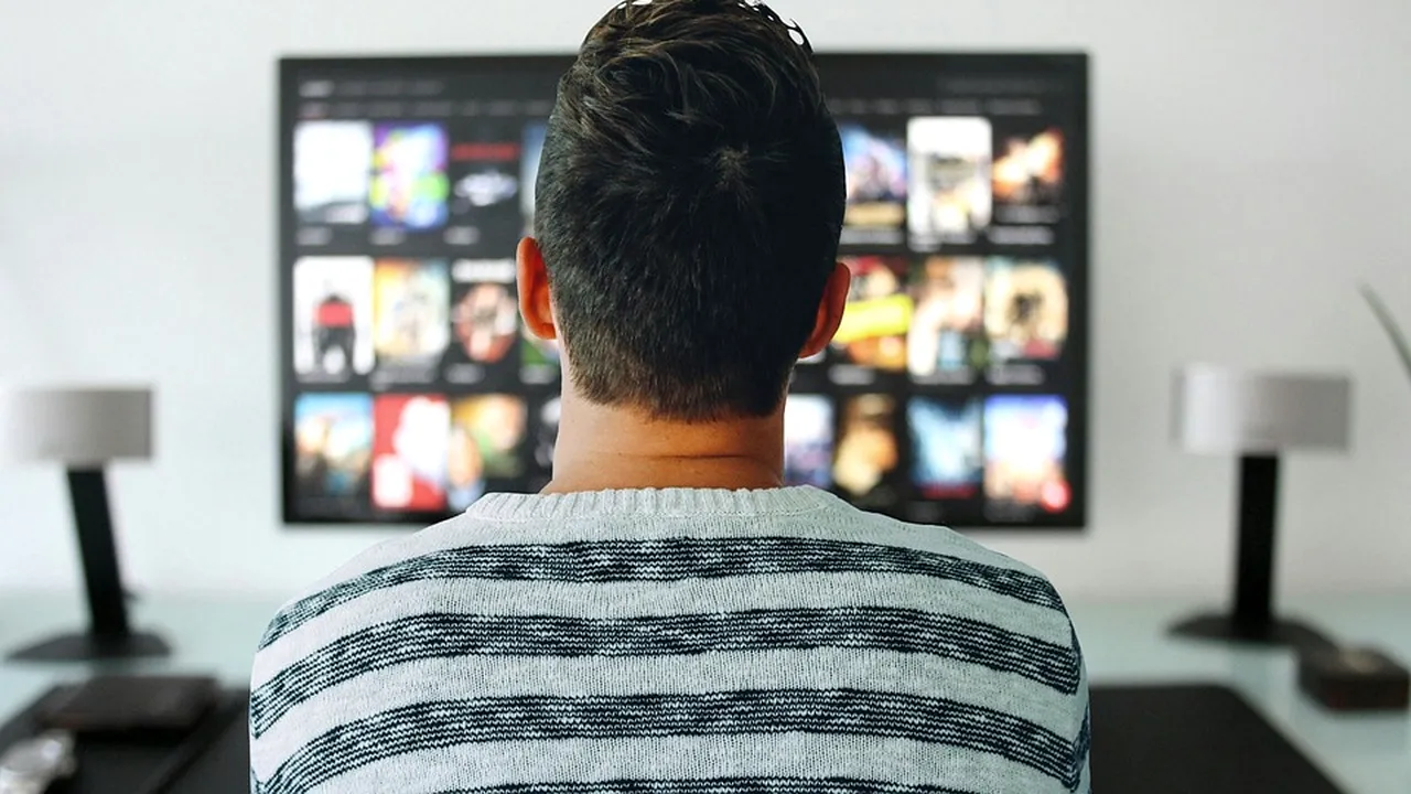Barometru cultural: Românii nu dau doi bani pe cultură. Prioritatea lor principală, serviciile TV