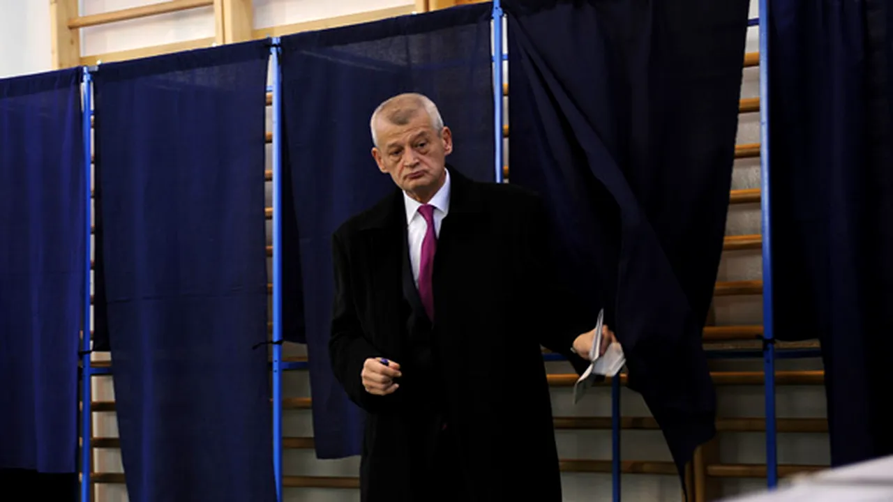 Staff-ul lui Oprescu acuză o încercare de fraudare a alegerilor