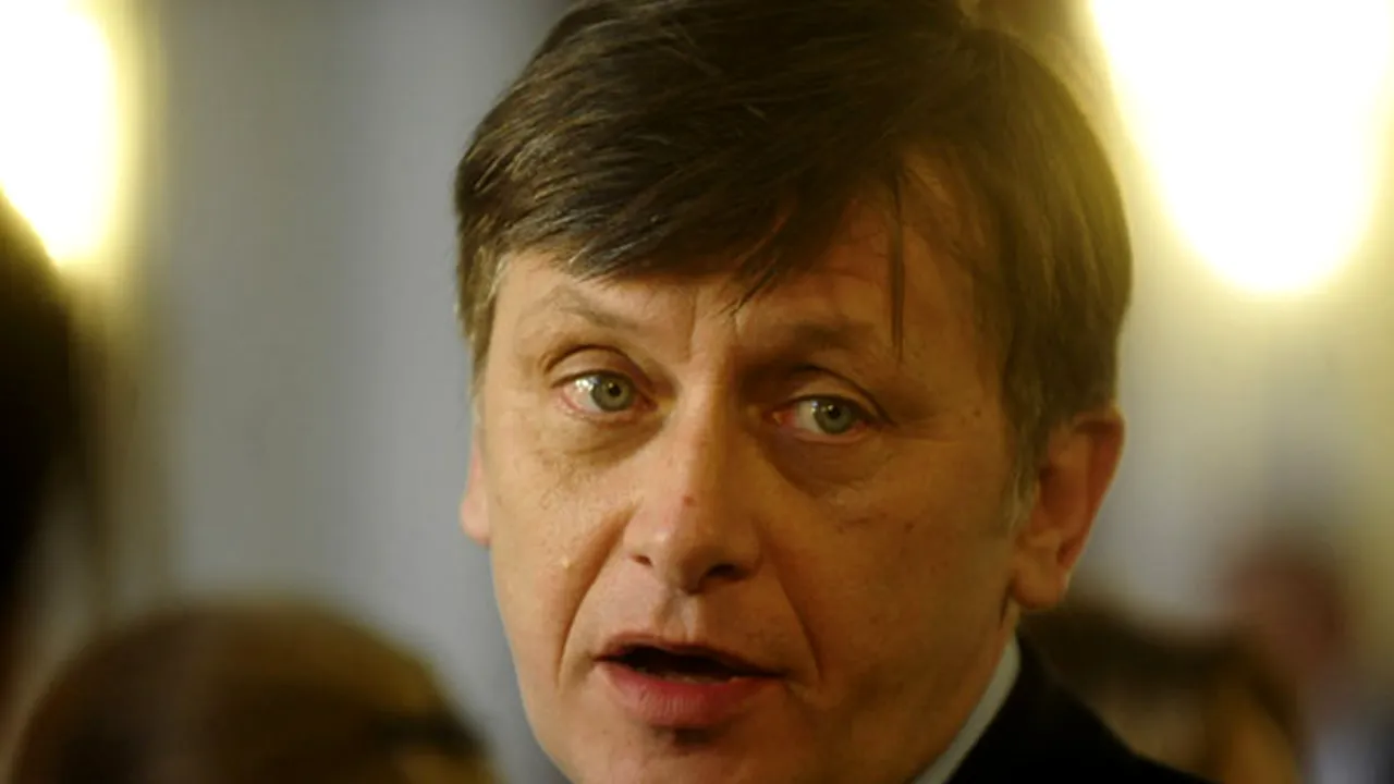 Antonescu: Vom respinge în Parlament planul lui Băsescu