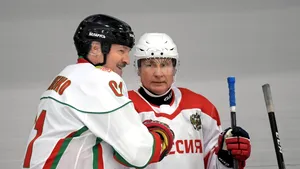 Putin şi Lukaşenco au disputat un meci de hochei amical după discuţii bilaterale. Cum a decurs întâlnirea