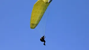 UPDATE Parapantisul francez a fost GĂSIT. Bărbatul a mers pe jos 20 km până la o pensiune, pentru a lua legătura cu salvatorii