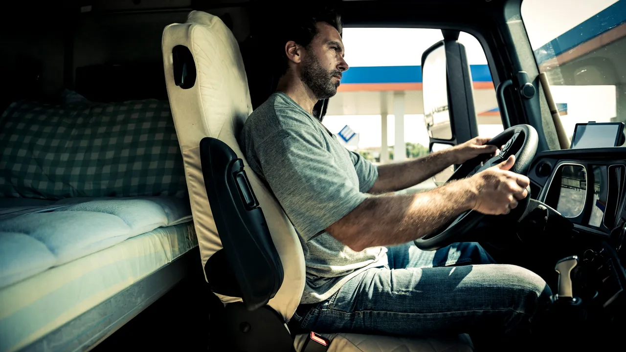 Englezii caută 100.000 de şoferi de camion
