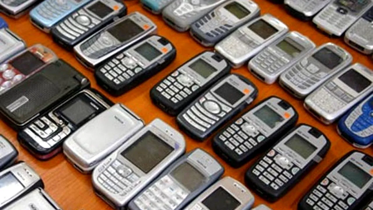 Cel mai mare datornic la operatorii de telefonie mobilă are de plătit 20.000 de euro