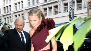 Pleiadă de vedete la petrecerea de logodnă a cuplului Gwyneth Paltrow-Brad Falchuk. Există speculaţii că aceasta ar fi fost de fapt nunta celor doi | GALERIE FOTO