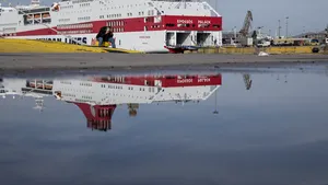 Traversarea Dunării cu feribotul spre Grecia, suspendată din cauza nivelului scăzut al fluviului