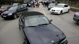 Cluj: Zeci de persoane, cercetate pentru evaziune cu maşini second-hand .Prejudiciul, peste 45 mil. lei