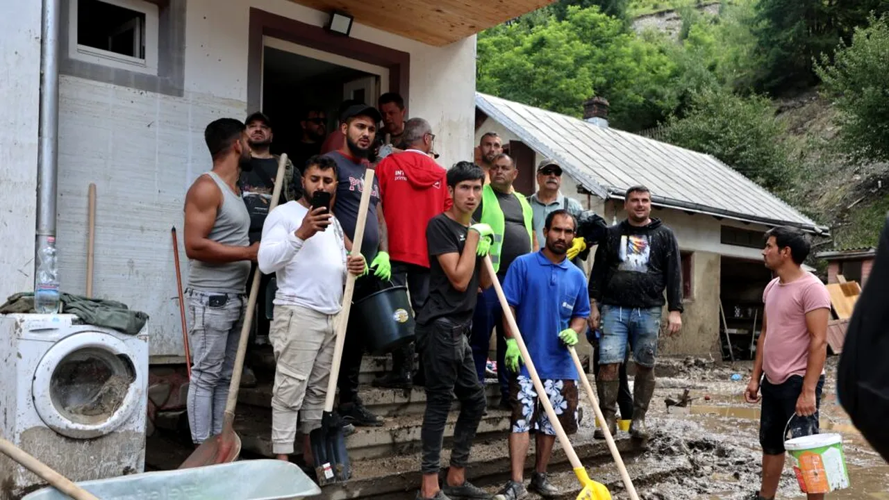 Apelul IGSU către voluntarii care vin în sprijinul comunităților afectate de inundații din Suceava