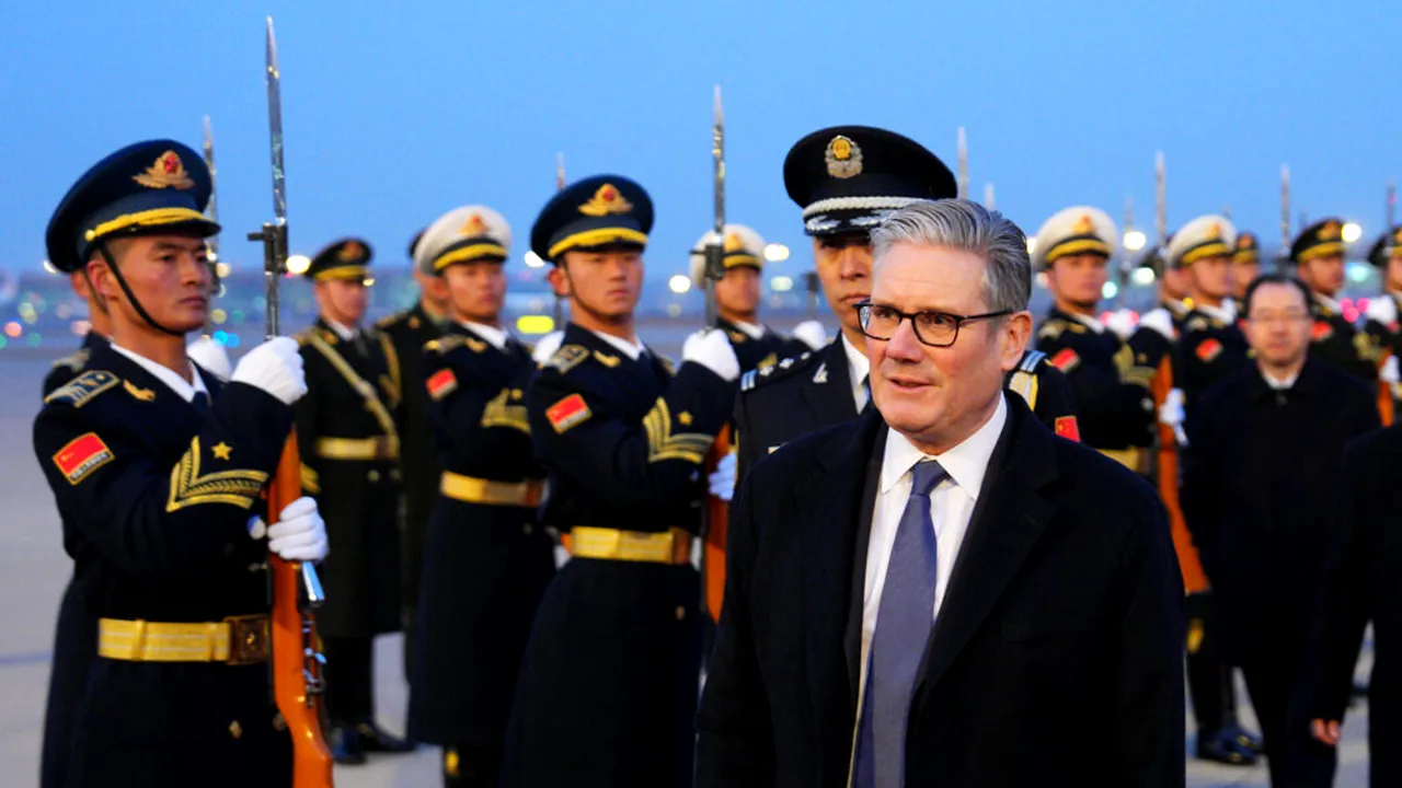 Starmer se întâlnește cu Xi Jinping la Beijing, în timp ce Marea Britanie încearcă să relanseze relațiile cu China